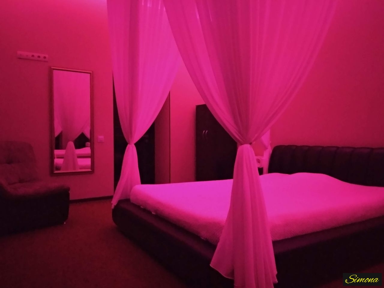 Purple room