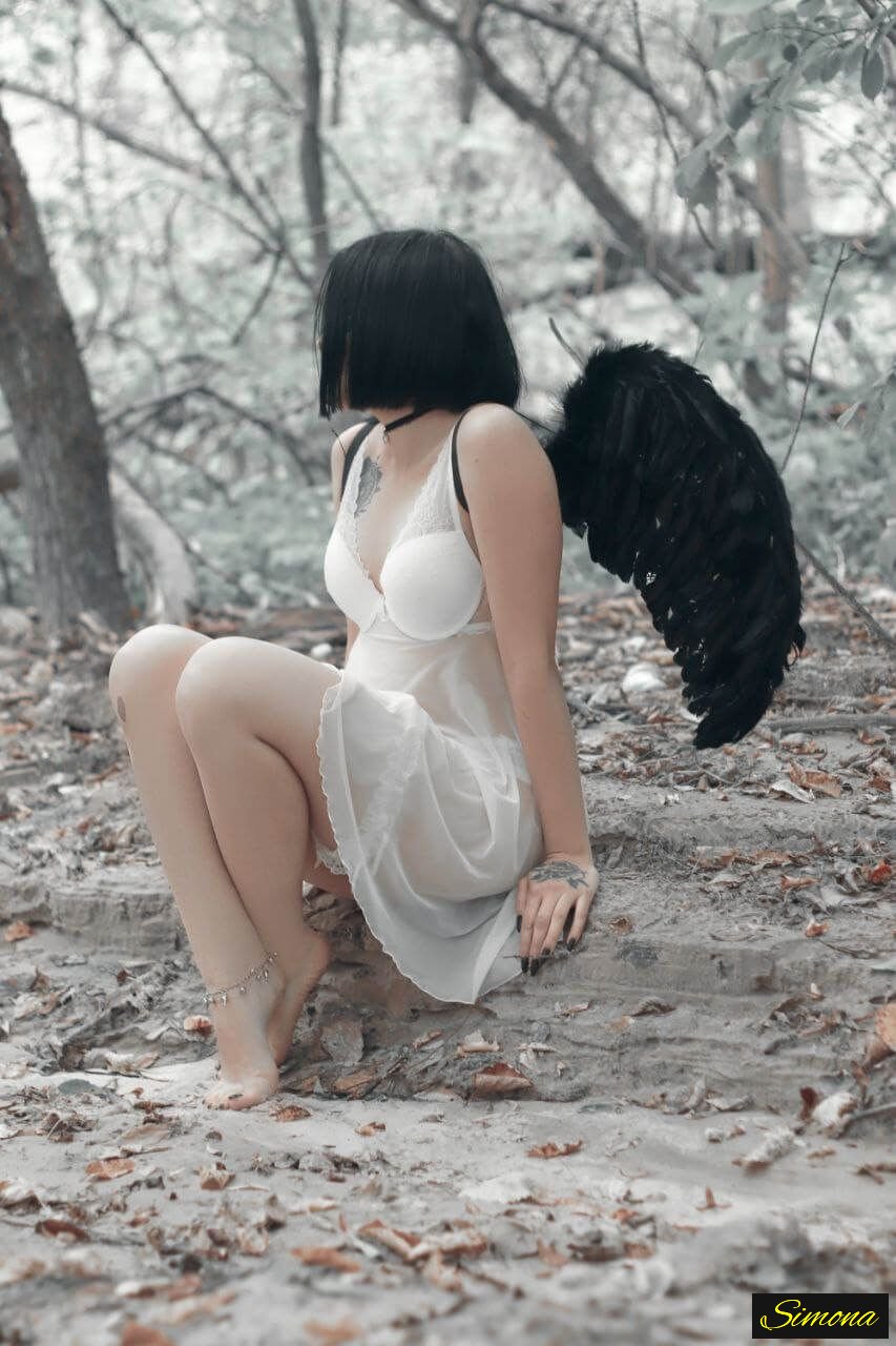 Amina with black wings